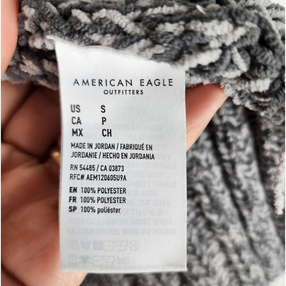 American Eagle Grey Chunky Cable Knit Cropped Sweater - Size S (Oversized Fit) - Picture 13 of 15